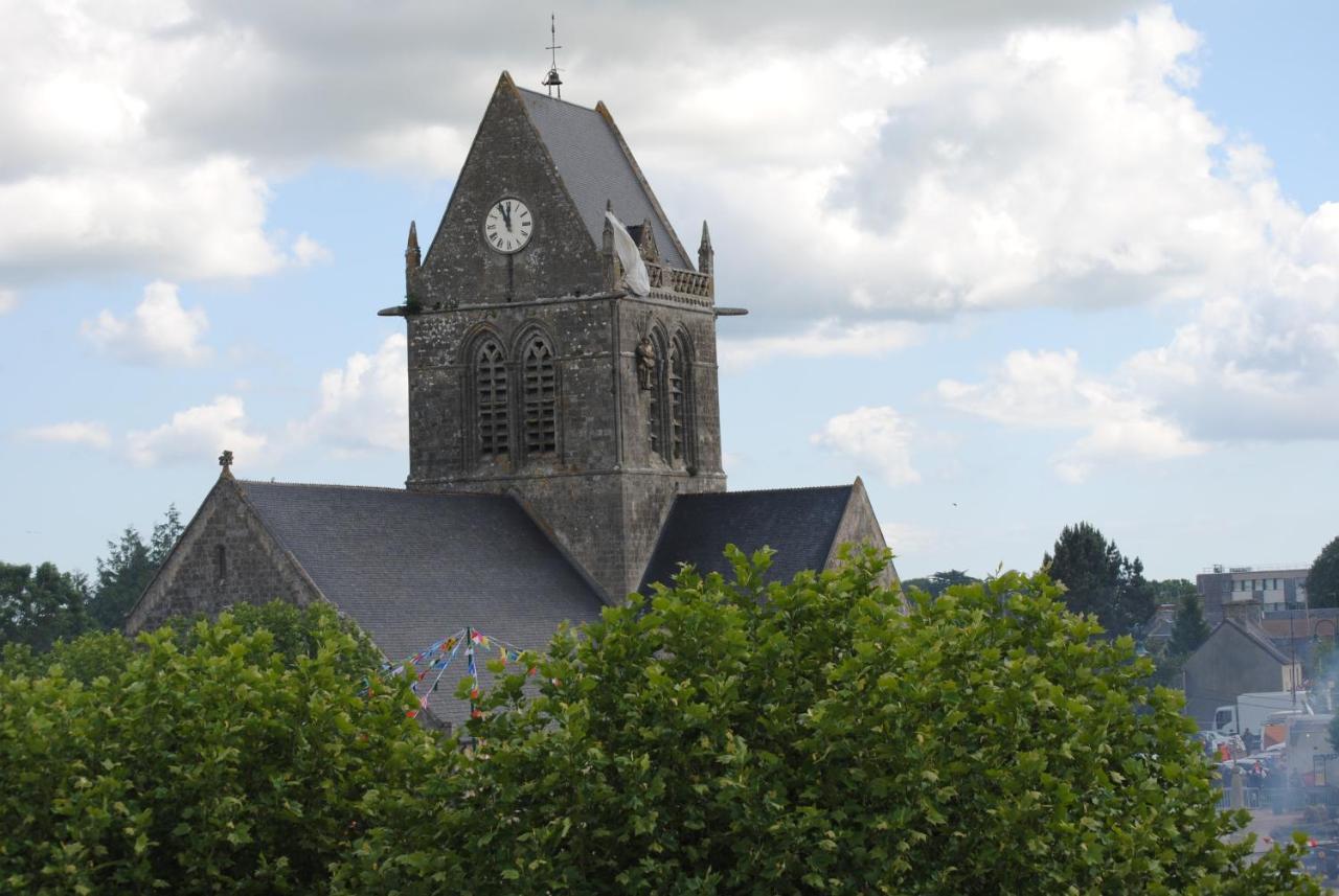 Gite De La Place De L'Eglise Sainte-Mère-Église 外观 照片